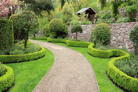 | the trusty container gardens will help you design your small front lawn easily and conveniently. 41 Incredible Garden Hedge Ideas for Your Yard (PHOTOS)