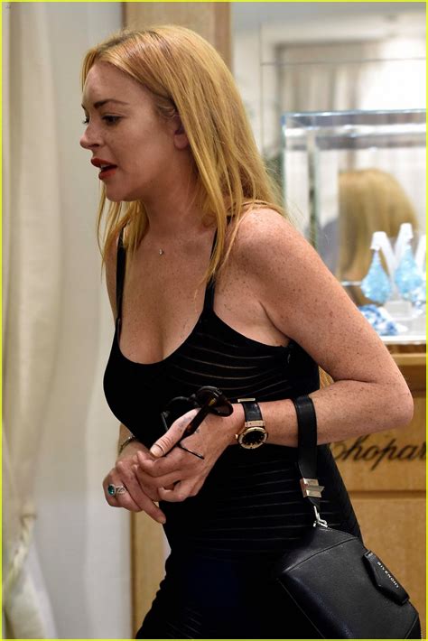 Lindsay Lohan Steps Out After Friend Hofit Golan Denies Pregnancy Rumors Photo 3721371