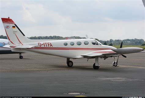 Ab wintersemester 2015 vermittelt die fom hochschule in kooperation mit der essener flugschule tfc käufer managementwissen für piloten. Cessna 340A - TFC Kaeufer | Aviation Photo #4157145 ...