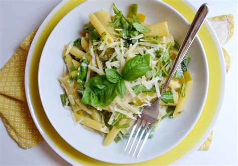Fagiolini corallo dai migliori blog di ricette di cucina italiani. Pasta con peperoni, fagiolini corallo e rucola - Bigodino