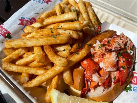 Eat at Wicked Maine Lobster, Stroll Carlsbad Boardwalk — Bonnie Jo