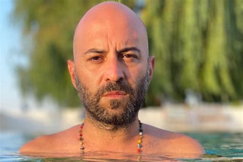 Benvenuto nella pagina ufficiale di giuliano sangiorgi i contenuti sono curati dallo staff. Giuliano Sangiorgi e la lettera di auguri per la sua ...