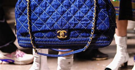 8 Ways To Tell A Fake Chanel Bag