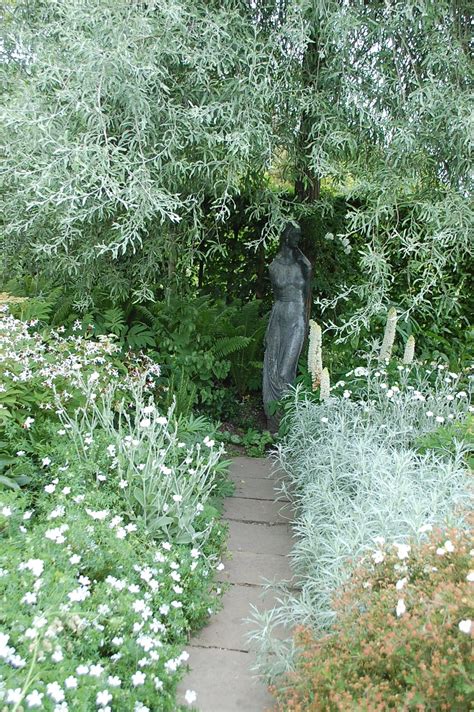 Mein erster besuch war vor drei jahren im mai. Rückblick Gartenreise England: Sissinghurst White Garden ...