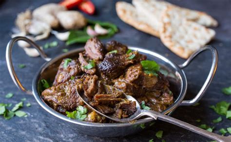 Prepare for your house to be filled with an indescribable aroma! Spicy Beef Rendang | Venison recipes, Beef recipes, Cooks slow cooker