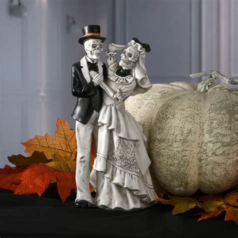 skeleton couple halloween entertaining bride groom