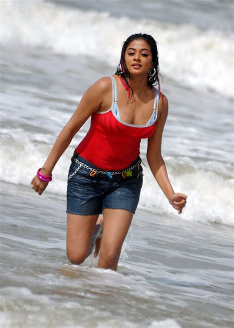 Talented Indian Actress Priyamani Exclusive Wallpaper Gallery ~ Facts N Frames Movies Music