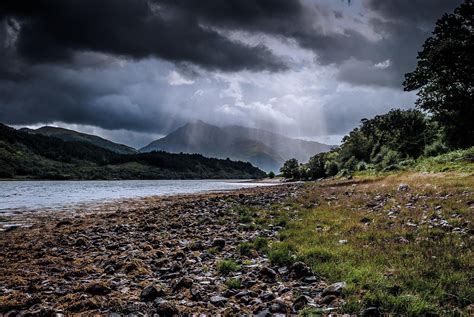 Scotland, famous for its whisky, its wool, its kilts, and many other fine things, covers about a third of the territory of great britain. Loch Leven Sunset | Sunset, An unexpected journey, Science ...