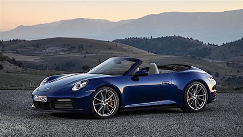 2020 Porsche 911 Cabriolet Spotted Next To Coupe In the Wild