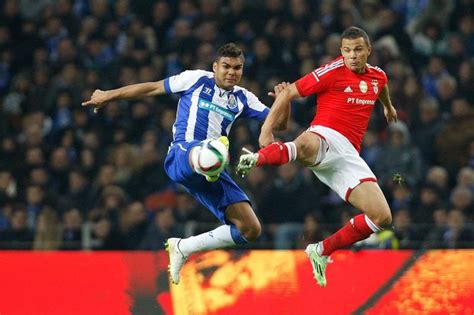 Sport lisboa e benfica comc mhih om, commonly known as benfica, is a professional football club based in lisbon, portugal, that competes in the primeira liga, the top flight of portuguese football. Benfica 0-0 FC Porto: Lopetegui jogou para não perder e ...