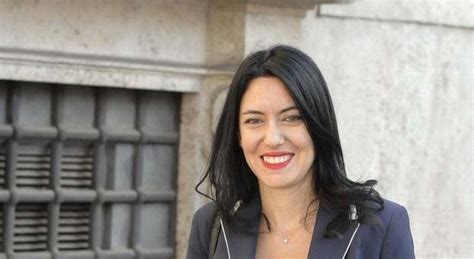 Lucia Azzolina, chi è il nuovo ministro dell'Istruzione: ha sbloccato