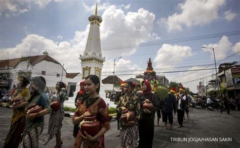Setiap hari akan diupdate terus pengeluaran yakni pada pukul 8 pagi setiap harinya. Cuaca hari ini di Jawa dan Bali: Yogyakarta dan Surabaya ...