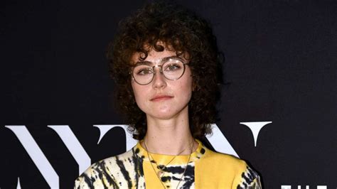 As an artsy teen, i feel the need to note how much ella emhoff's representation means to us. Kamala Harris' stepdaughter Ella Emhoff makes NYFW debut | GMA
