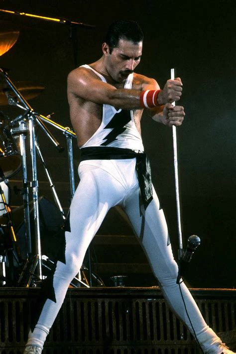 Freddie mercury, british rock singer and songwriter whose flamboyant showmanship and powerfully agile vocals, most famously for the band queen, made him one of the rock's most dynamic front men. How to Capture the Freddie Mercury Style Today - FashionFiles