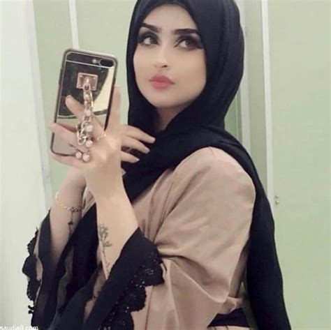 وإذا كان طلاق المرأة من الرجل الثاني وزواجها من الأول باطل فلمن يكون الأبناء، للرجل أم للمرأة، أفيدونا بارك الله فيكم؟ ينسبون إليه، أما إذا كان تزوجها ظناً أنها مخلوعة أو أنها مطلقة ما درى أنها مع الزوج، فهذا نكاحه باطل ولكن أولاده يلحقون به لأجل الشبهة. تعارف بنات مصر .. شروط الزواج من بنت مصرية أو مطلقة ...