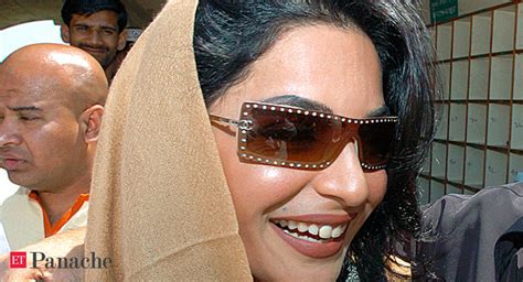 Pak Court Issues Non Bailable Arrest Warrant Against Actress Meera