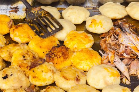 Traditional ecuadorian food is one of the best cuisines with fresh vegetables and grilled meats. Traditional Ecuadorian dishes and food to try when you visit | Food, Healthy recipes, Cheesy ...