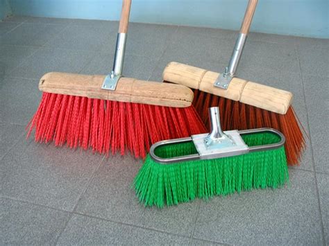 This synthetic fibre mix has a long service life. Industrial Brushware