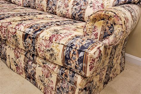 Broyhill Sofa With Floral Pattern Ebth