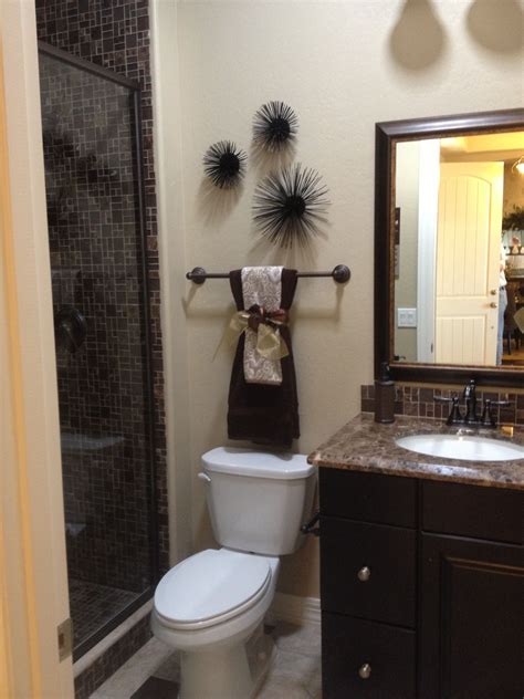 Toallero bathroom towel decor bathroom decor hang. Contemporary Divine Designs Bathroom | Small space ...