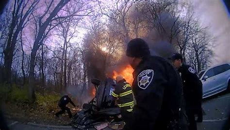 Bodycam Video Shows Police In Kansas Pulling Woman From Burning Vehicle Trendradars Uk