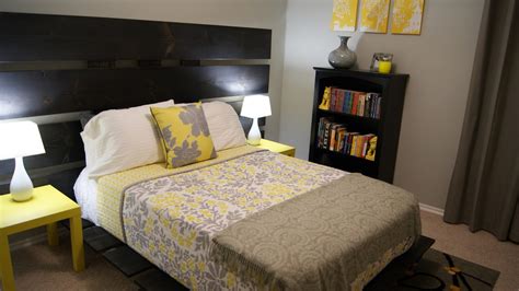 This color combination has even gained further popularity in the past few years as recent design styles and trends has a penchant for using grays. Living Small: Yellow and Gray Bedroom- Update