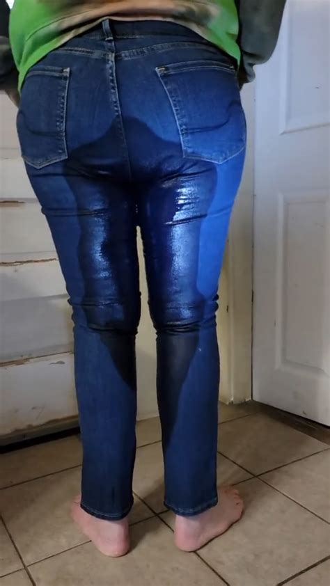 She Waited Too Long To Pee And Totally Soaked Her Jeans Omorashi And Peeing Videos Omorashi