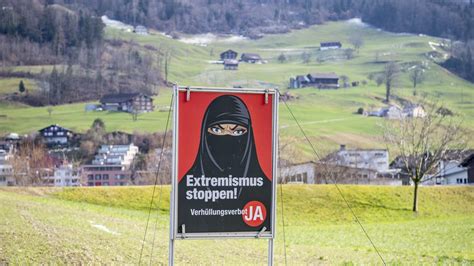 Wir hoffen natürlich, dass es das jahr sein wird, in dem die schweiz einem verhüllungsverbot im öffentlichen. Abstimmung - Kommission gegen Rassismus lehnt ...