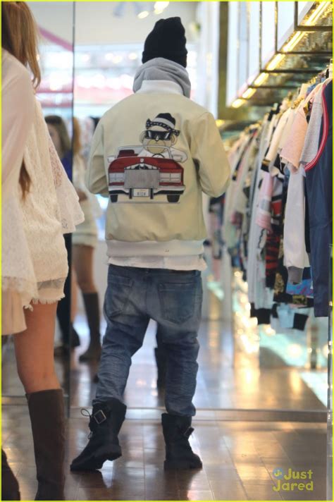 justin bieber was caught lookin fly while shopping photo 674293 photo gallery just jared jr