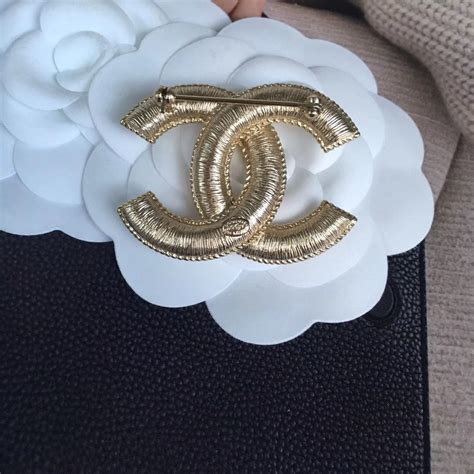 Authentic Chanel 2017 Gold Pearl Large Cc Logo Iconic Pin Brooch