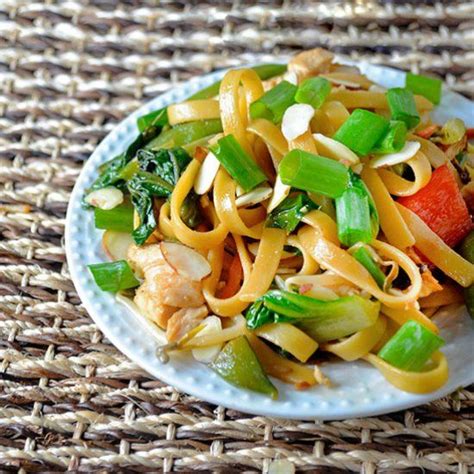 Get lo mein noodles recipe from food network. Easy and delicious Lo-Mein Salad | Healthy salad recipes ...