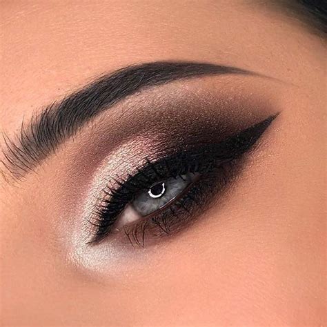 33 Latest Eye Makeup Idea To Make More Beautiful Eye Makeup