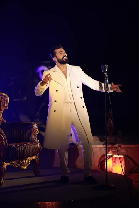 لا يزال حفل رأس السنة 2021، الذي أحياه كل من بلقيس وسيف نبيل، عبر تطبيق تيك توك، يحقق أصداء بين المتابعين على السوشال ميديا، من خلال تداول صور ومقاطع فيديو من. سيف نبيل يطرح أغاني حفل "تيك توك" | ET بالعربي