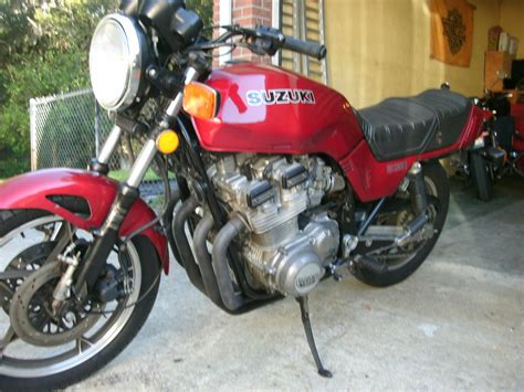 Even 4 cylinder bikes like the honda cb400 sf can rev up to 12k a 200hp motorcycle engine will get a car moving just fine. 1982 GS1100E, Suzuki SuperBike GS1100E