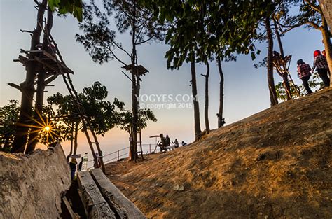 Puncak Becici Senja yang Tersembunyi di Balik Deretan 