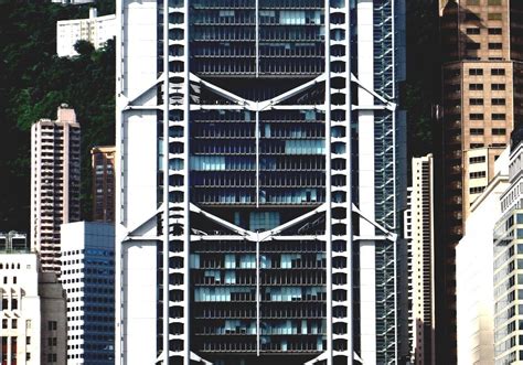 Another notable feature is that natural sunlight is the major source of lighting inside the building. HSBC Building (Hong Kong) - Hsbc Bank Hk