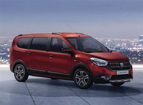 Auto powstało na fali poszerzania gamy motywowanego świetną sprzedażą modeli budżetowej marki renault jako kontynuacja polityki marki oferowania przestronnego wnętrza z niską ceną aut. El Dacia Lodgy Xplore también llega a España