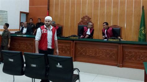 Umur 31 tahun) adalah penyanyi dangdut dan aktor berkebangsaan indonesia. Ridho Rhoma Kembali Dipenjara, Begini Respons Keluarga ...