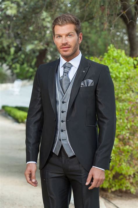2015 New Designer Customized Charcoal Wedding Suit For Men Groom