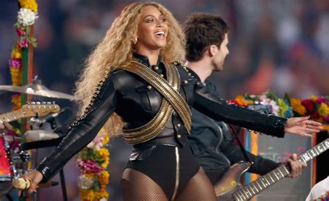 Beyonces Super Bowl Performance Why Was It So Significant Bbc News