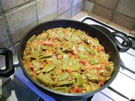 Haricots plats à la tomate et au lard Recette de Haricots plats à la