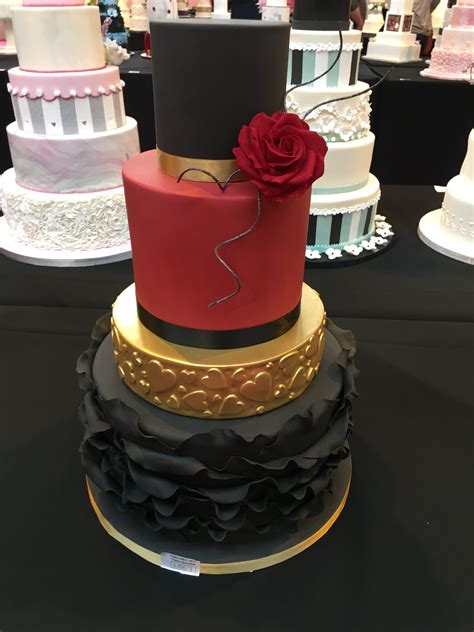 Red And Black Wedding Cake Black And Gold Cake Black Red Wedding