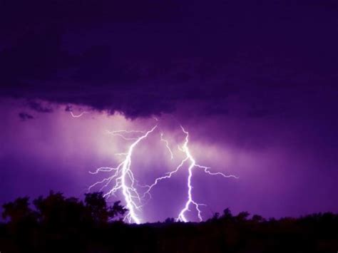 Lightening Dark Purple Storm Clouds 1600x1200 Download Hd