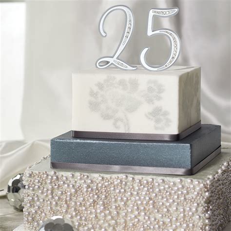 Cake for traveler is an item given to the player on the traveler's set birthday via mail. Metallic Silver 25th Anniversary Cake Design | DecoPac