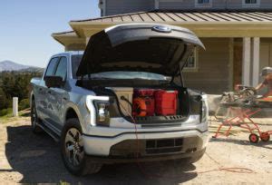 These are very different vehicles for very different buyers, and ford absolutely nailed the task at hand. Ford reveals aluminum, fully electric 2022 F-150 Lightning ...