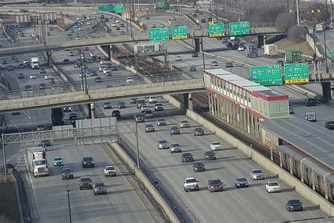 Man Wounded In Mid Day Shooting On Dan Ryan Expy Chicago Sun Times