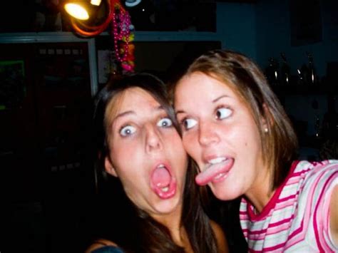 Hot Girls Making Funny Faces 64 Pics