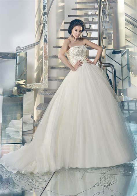 Take a look and get yourself a dress of your dreams here. Sparkle Stunning Ball Gown Strapless High Quality Wedding ...