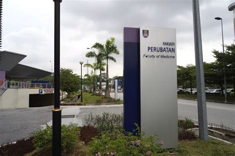 Universiti teknologi mara, sungai buloh campus, selangor branch, 47000 jalan hospital, sungai buloh, selangor, malaysia. Uitm Sungai Buloh, Fakulti Perubatan dan Pergigian