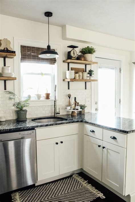 Make your farmhouse kitchen design modern and fresh by keeping it all one colour. Modern Farmhouse Kitchen Makeover Reveal - Micheala Diane ...